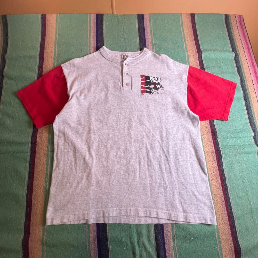 Cotton Deluxe Wisconsin Badgers Henley Mens L Gray Red Colorblock Vintage USA